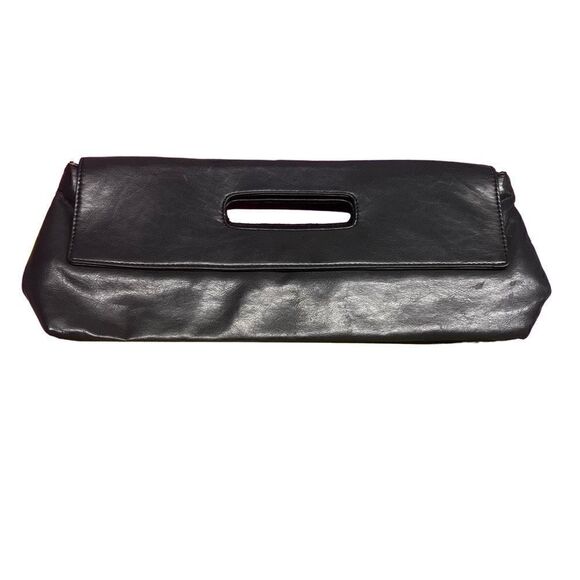 Long gray PVC clutch with magnetic snap - Picture 4 of 15
